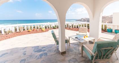 Villa on the beach Golf Magnificent views of 180º to the beach and sea WIFI free