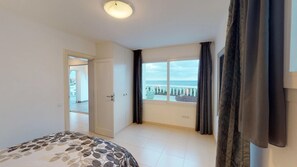 4 makuuhuonetta, silitysrauta/-lauta, vauvan matkasänky, ilmainen Wi-Fi