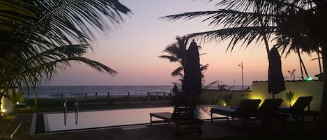 室外游泳池
