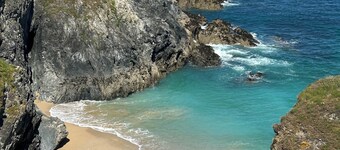 Cubert. Renovated 16th C. cottage Nr Crantock Holywell and Polly Joke beaches