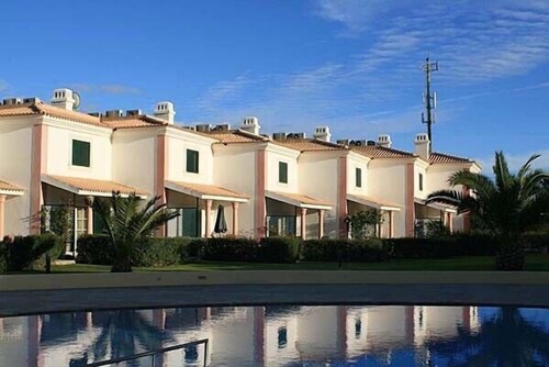 Cascais charming villa in exclusive resort