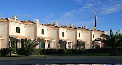 Cascais charming villa in exclusive resort