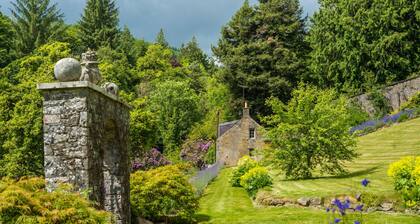 Secluded country retreat situated next to a magnificent walled garden at The Yair