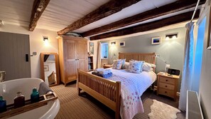 1 dormitori, planxa i posts de planxar, wifi gratuïta i roba de llit 