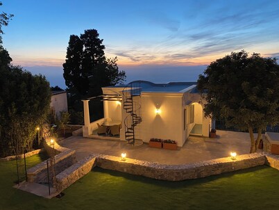 Villa Claudia - Lovely villa with Jacuzzi hot tub