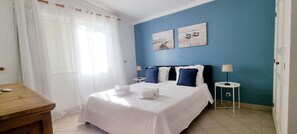 2 bedrooms, in-room safe, iron/ironing board, WiFi - House with garden, private pool and bbq (Albufeira)