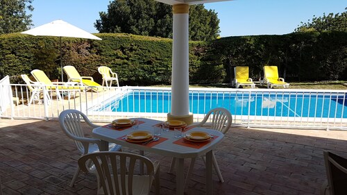 House with garden, private pool and bbq