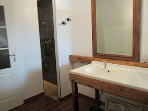 Shower - Character house with garden & swimming pool (Saint-Avit)
