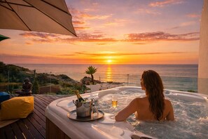 Terrace/patio - Exclusive and luxurious villa in front of the sea in Albufeira, private access  (ALBUFEIRA)