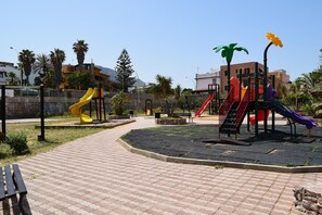 Children's area - Comfortable apartment near the sea and near Palermo, Sicily (Terrasini)