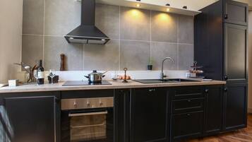 Réfrigérateur, four, plaque de cuisson, lave-vaisselle