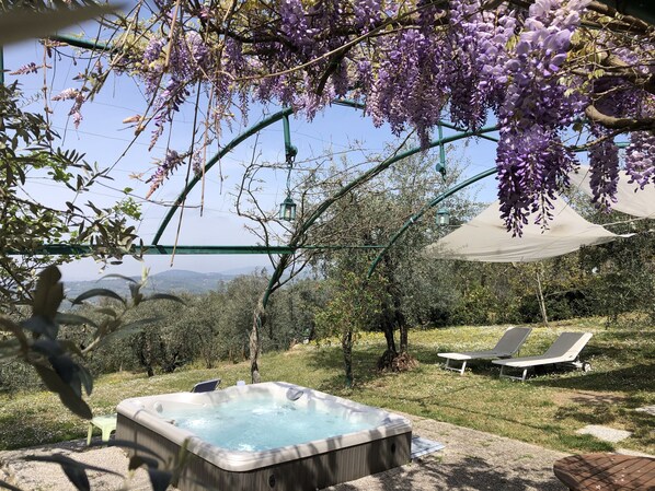 مغطس سبا خارجي