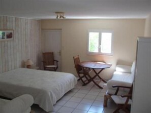 3 Schlafzimmer, BĂŒgeleisen/BĂŒgelbrett, WLAN