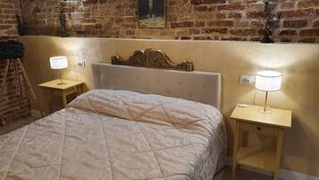 2 bedrooms, iron/ironing board, travel cot, WiFi