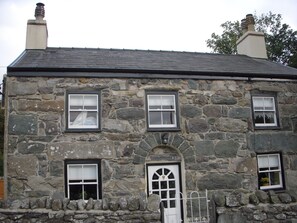 Exterior - Ship Cottage, Llanrug, Snowdonia (Caernarfon)
