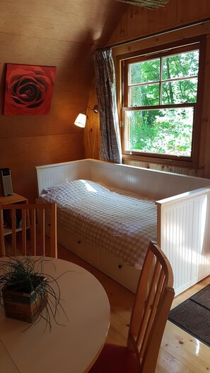 1 bedroom, iron/ironing board, Internet, bed sheets