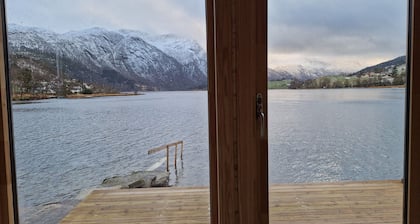 Newly built, high-quality holiday home close to Viksdalsvatnet — sleeps 9