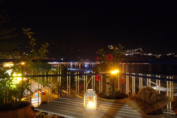 Magic view from your terrace, suspended over the sea.