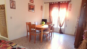 Dining - Comfortable apartment in the center with air coditioning and sea view balcony (Lido di Pomposa)