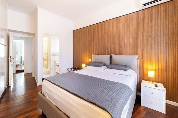 3 bedrooms, in-room safe, desk, iron/ironing board