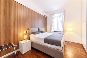 3 habitaciones, caja de seguridad en la habitación y escritorio