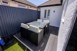 Unclassified image, 2 of 60, button - 7 Bedroom Contemporary Family Friendly Home Nr Southbourne Beach  (Bournemouth)