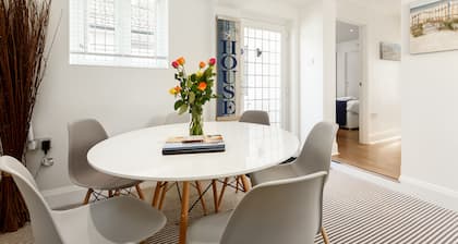7 Bedroom Contemporary Family Friendly Home Nr Southbourne Beach