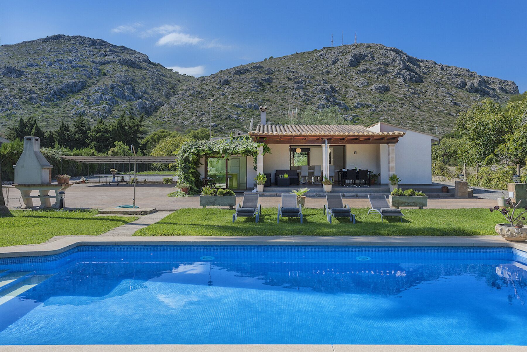 Villa Es Puig Xacons with Private Swimming pool close to Port d'Alcudia