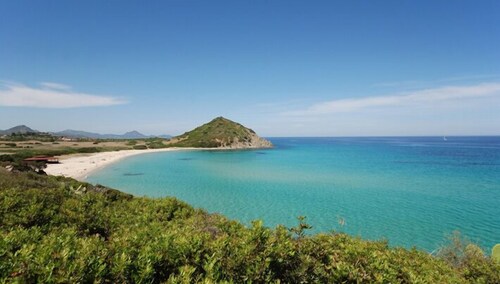 Vuokrataan huvila Cala Sinziasissa 150 m meren rannalta