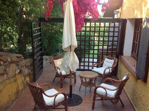 Property grounds - Rent Villa in Cala Sinzias 150 m from the sea (Castiadas)