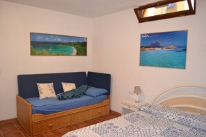 2 bedrooms, WiFi, bed sheets - Rent Villa in Cala Sinzias 150 m from the sea (Castiadas)