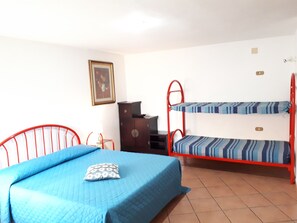 2 室のベッドルーム、アイロン / アイロン台、旅行用ベビーベッド、WiFi (無料)