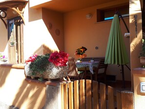 屋外ダイニングエリア