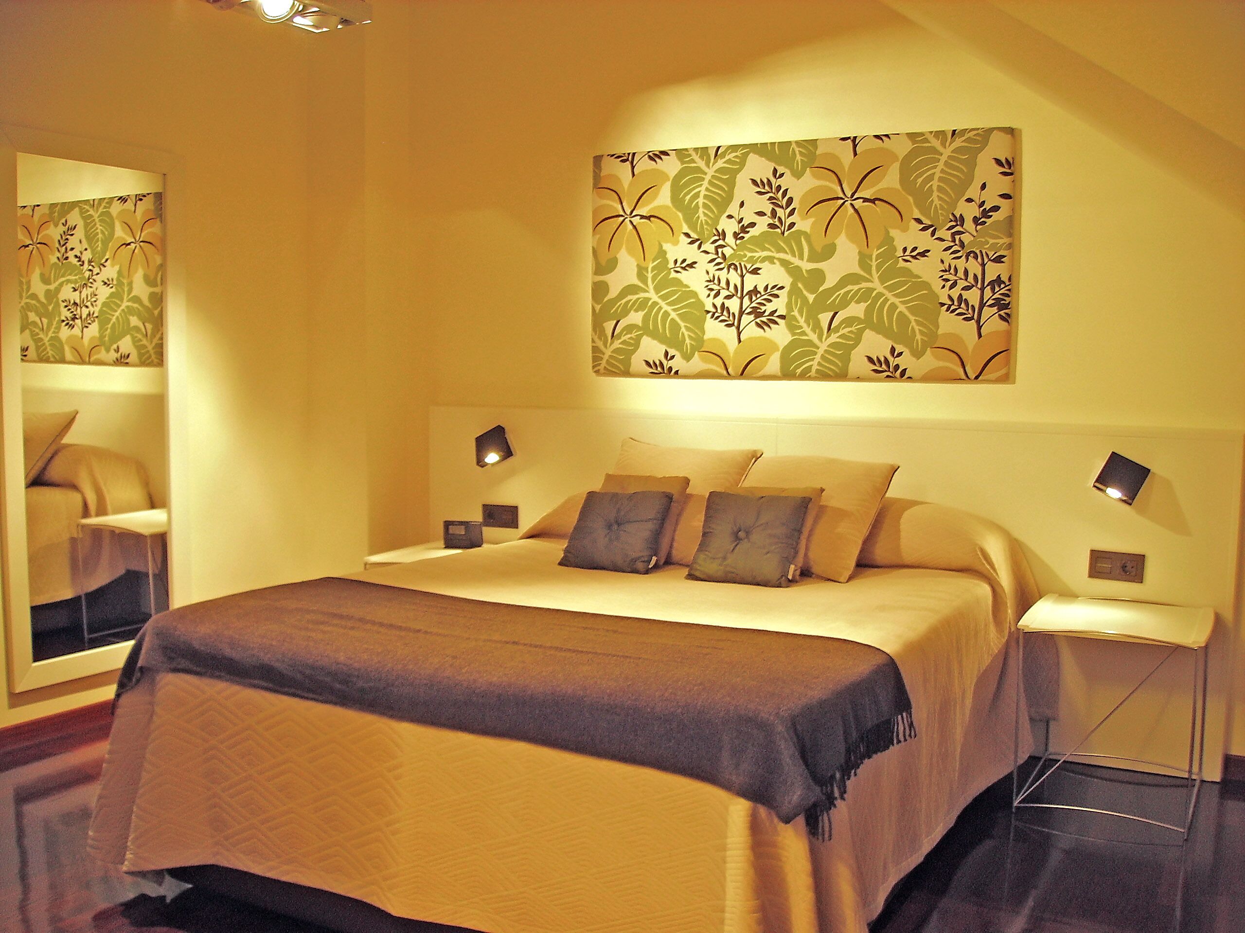 1 bedroom, desk, iron/ironing board, WiFi