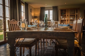 Dining - Particularly located, rural house with character near Bruges. Animal friendly. (Zedelgem)