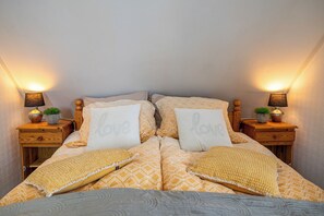 4 soverom, safe på rommet, strykejern/-brett og wi-fi (inkludert)