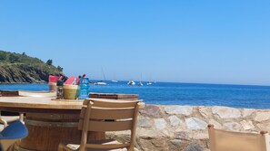 Outdoor dining - VILLA LE MAS ARDO - ALL COMFORTS FENCED GARDEN - 700M BEACHES - PYRENEES ORIENTALES (Collioure)