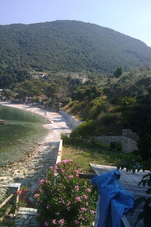 Unclassified image, 4 of 39, button - HOLIDAYS LIKE OLD GOOD TIMES (VOLOS)