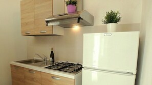 Kühlschrank, Esstisch