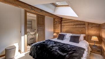 6 slaapkamers, een strijkplank/strijkijzer, gratis wifi, beddengoed