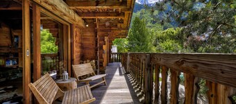 Central Chalet with Hot Tub, Outdoor Pool (Summer)