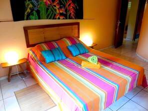 4 chambres, fer et planche à repasser, lit de bébé portatif, Wi-Fi
