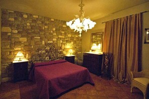 2 quartos, ferros/tábuas de passar roupa, Wi-Fi, roupa de cama