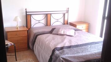 3 sovrum, strykjÀrn/strykbrÀda, gratis wi-fi och sÀngklÀder