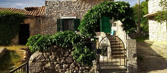 Quiet cottage in old village near the sea