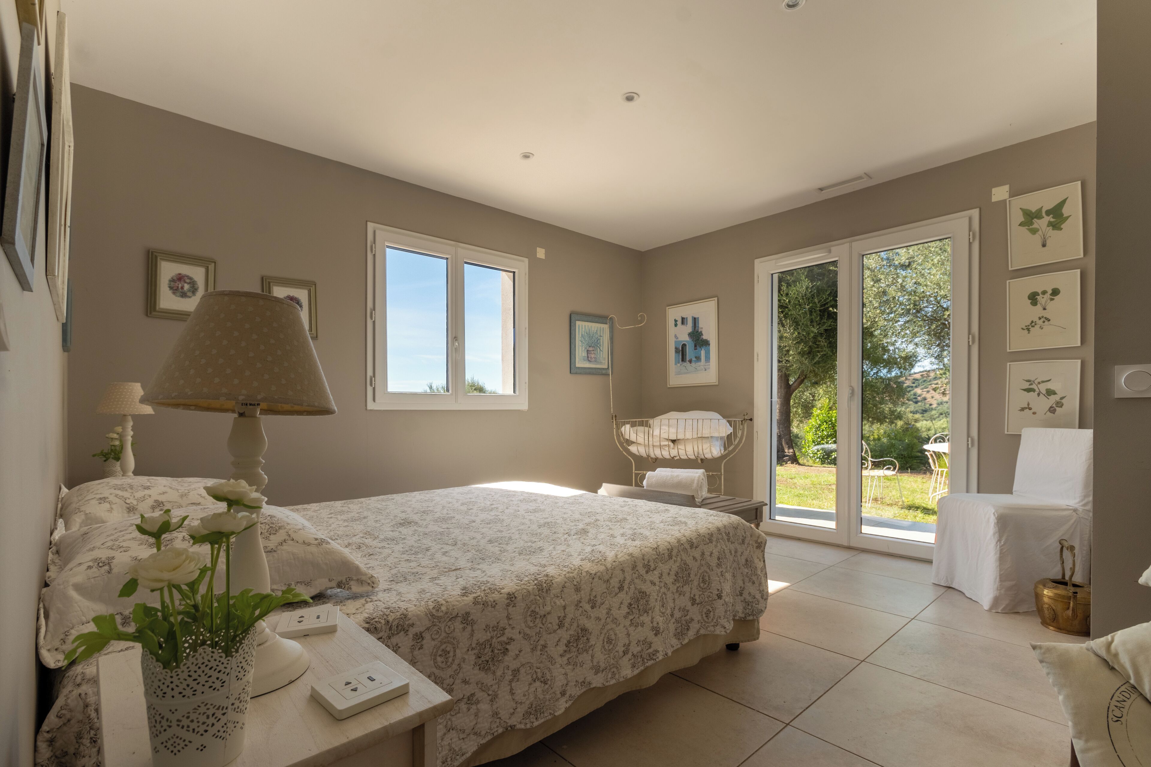 4 chambres, fer et planche à repasser, Wi-Fi, draps fournis