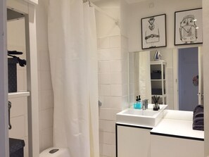 Hair dryer, towels
