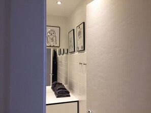 Interior - Chr. Harbor - right on the canal, 2 bedroom apartment perfect for a couple (København)