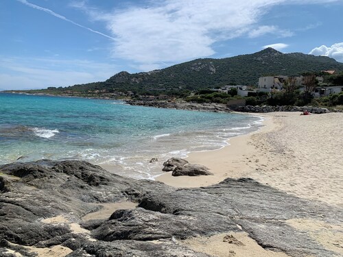 3 Zimmer im Haus auf dem Wasser, mit Blick auf das Meer und die Felsen