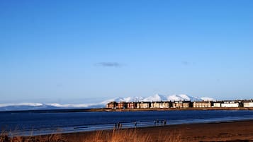 På stranden, liggestole, badehåndklæder